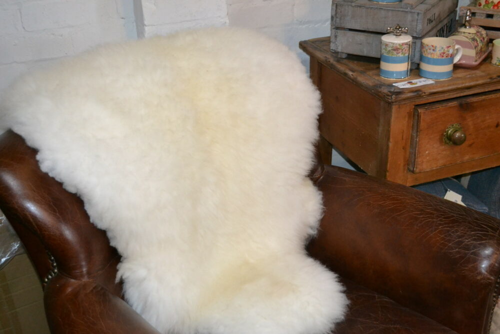Sheepskin Rug | Natural White - Image 2