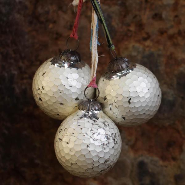 Baubles Nadolig