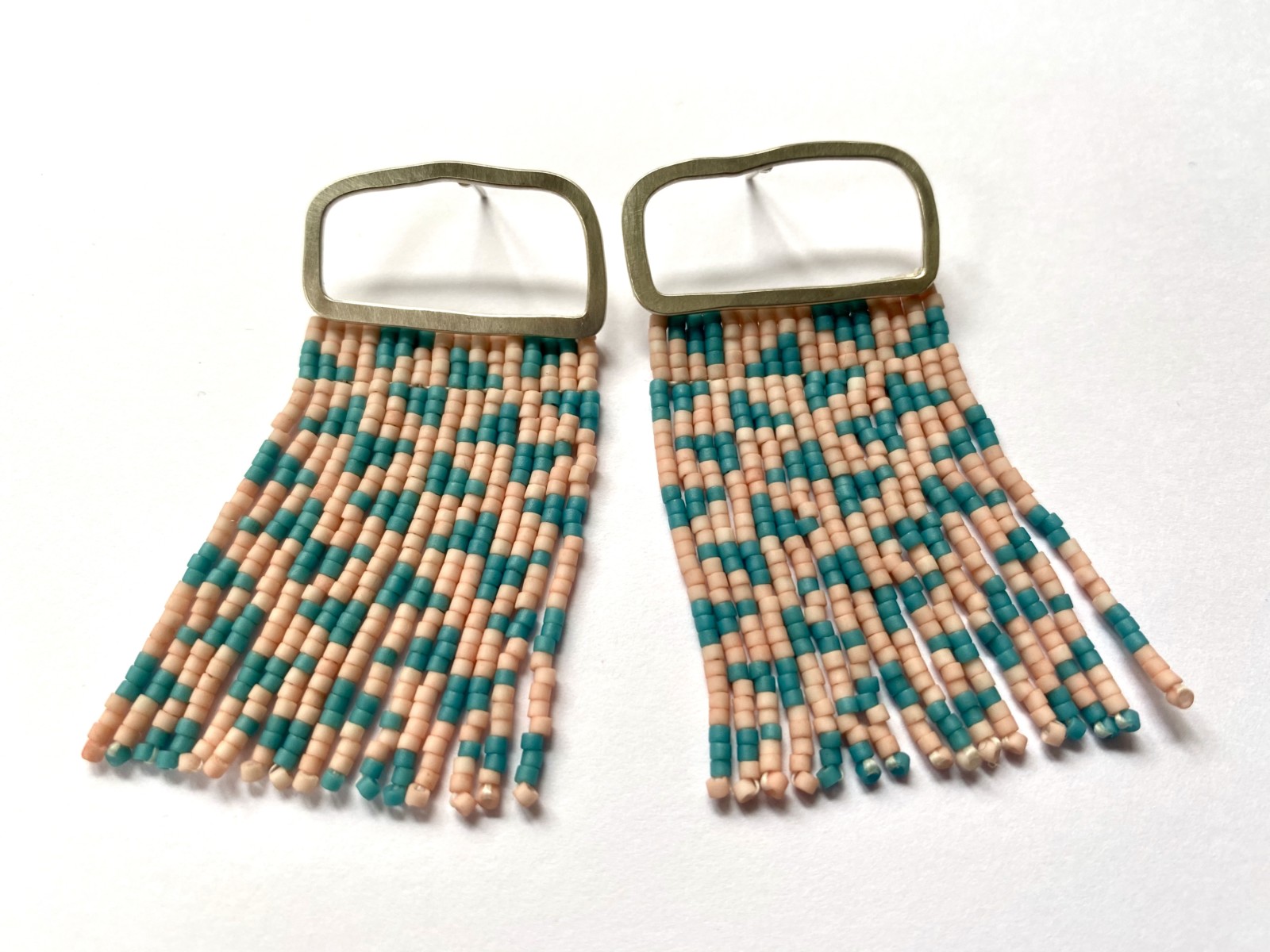 Clustdlysau Gleiniau | Pinc A Glas